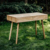 drewniane biurko AMANECER na toczonych nogach