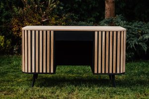 Dębowe biurko TIRA z miejscem do przechowywania Dębowe biurko TIRA z miejscem do przechowywania