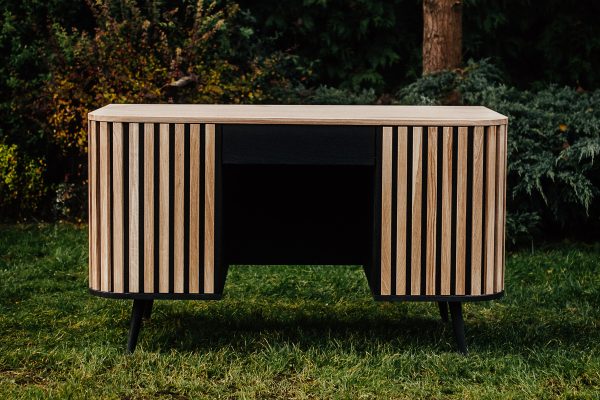 Dębowe biurko TIRA z miejscem do przechowywania Dębowe biurko TIRA z miejscem do przechowywania